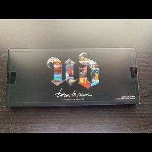 Urban Decay Born To Run eyeshadow palette